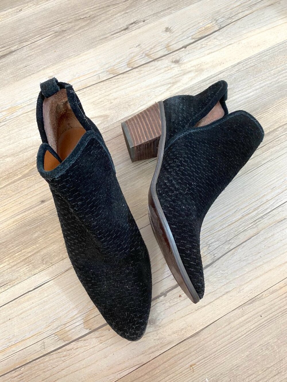 Lucky Brand Loria Black Suede Pointed Toe Stacked Heel Ankle Boots - Size 8